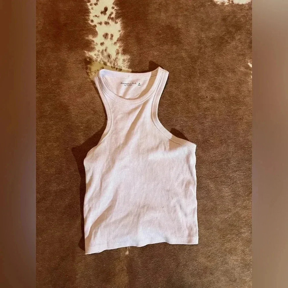 Abercrombie and Fitch light purple tank top - Picture 1 of 2